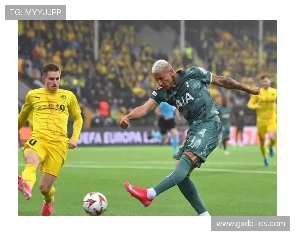 德甲球队晋级时的精彩照片及赛场瞬间